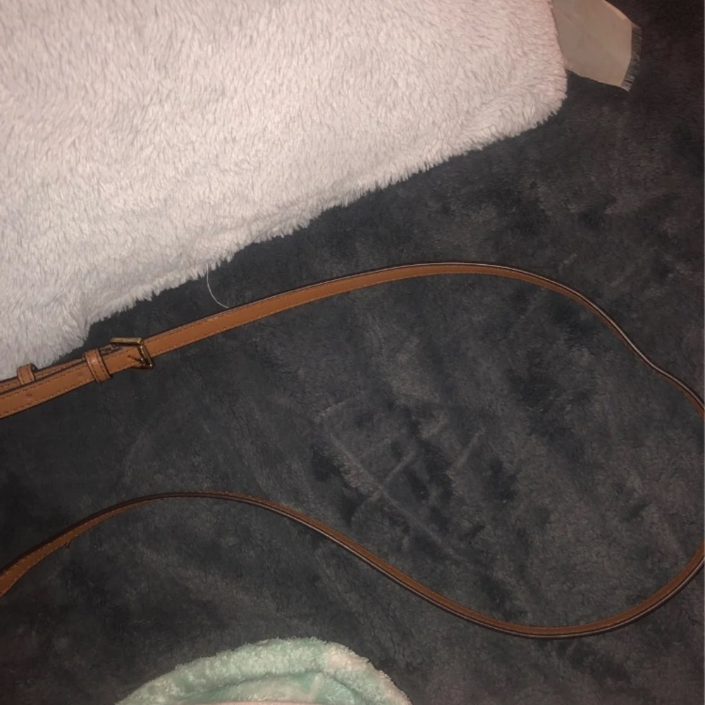 Micheal kors crossbody purse - Picture 7 of 7